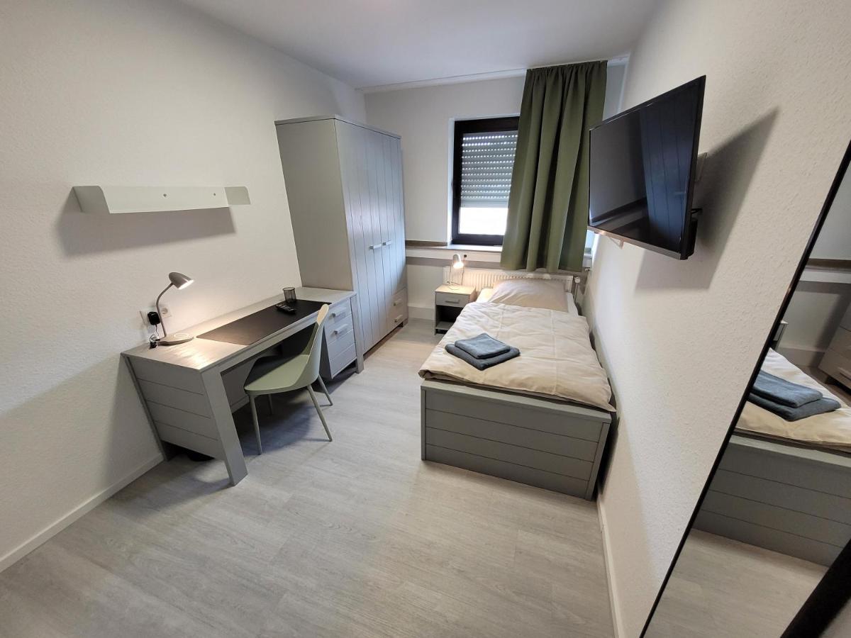 Guesthouse Wi Rooms ยือลิคช์ ภายนอก รูปภาพ