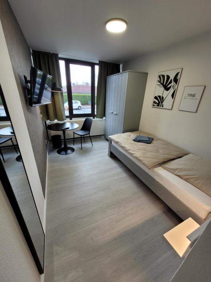 Guesthouse Wi Rooms ยือลิคช์ ภายนอก รูปภาพ