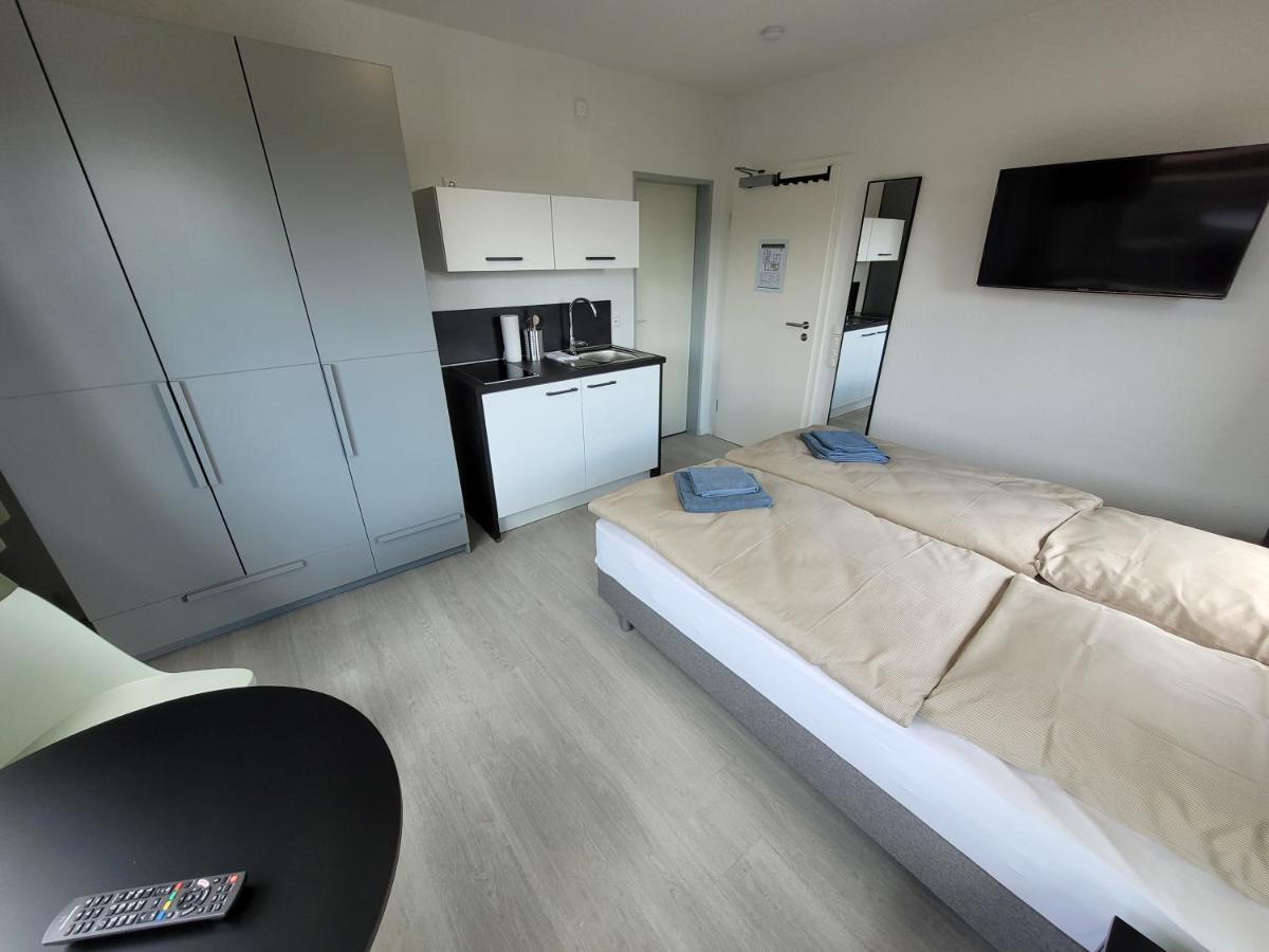 Guesthouse Wi Rooms ยือลิคช์ ภายนอก รูปภาพ