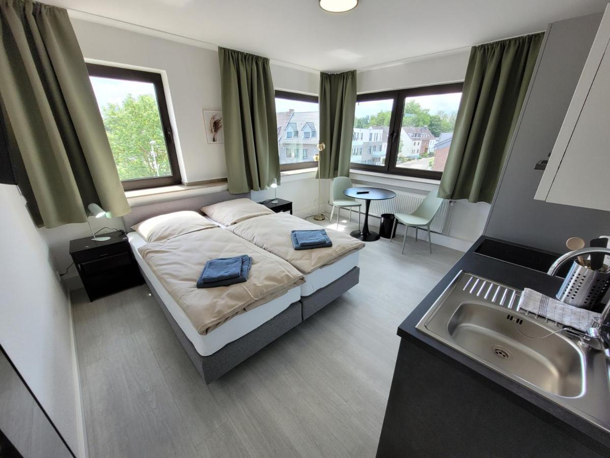 Guesthouse Wi Rooms ยือลิคช์ ภายนอก รูปภาพ