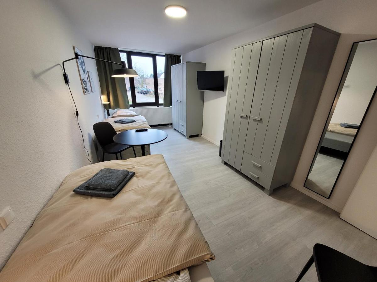 Guesthouse Wi Rooms ยือลิคช์ ภายนอก รูปภาพ