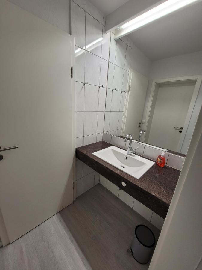 Guesthouse Wi Rooms ยือลิคช์ ภายนอก รูปภาพ
