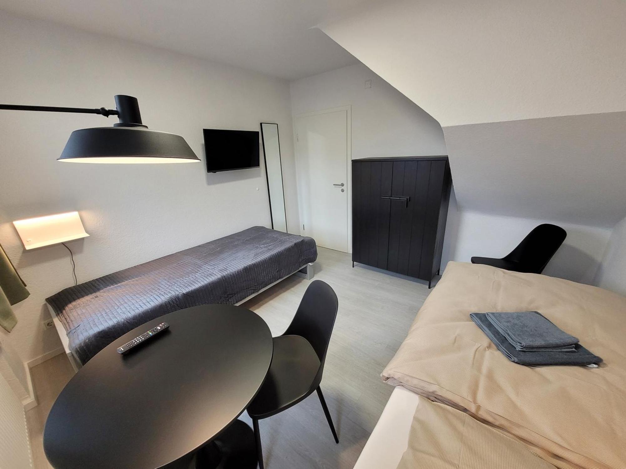 Guesthouse Wi Rooms ยือลิคช์ ภายนอก รูปภาพ